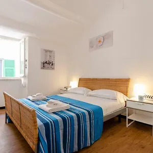 Appartamento Joivy Inviting 1-bed Flat, Close To 2 Beaches,, Sestri Levante